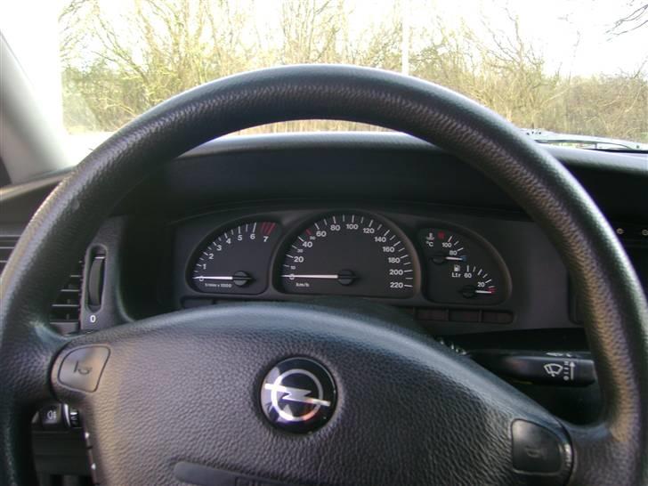 Opel vectra B comfort 1,8 16v   TIL SALG billede 9
