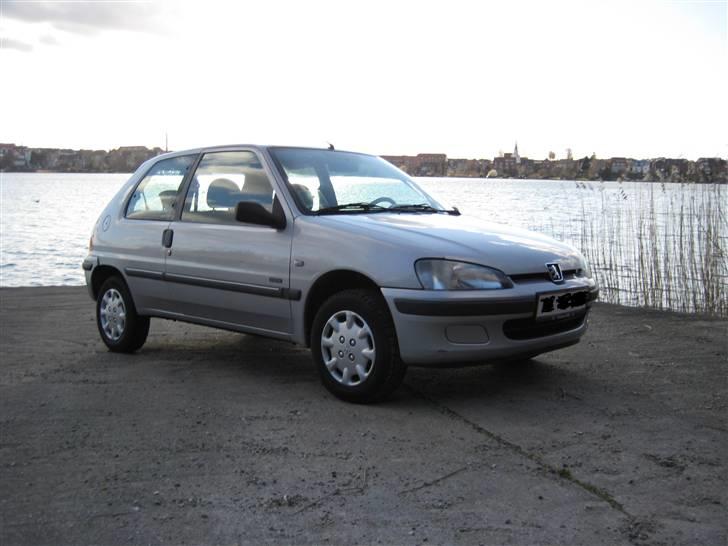 Peugeot 106 zen SOLGT billede 1