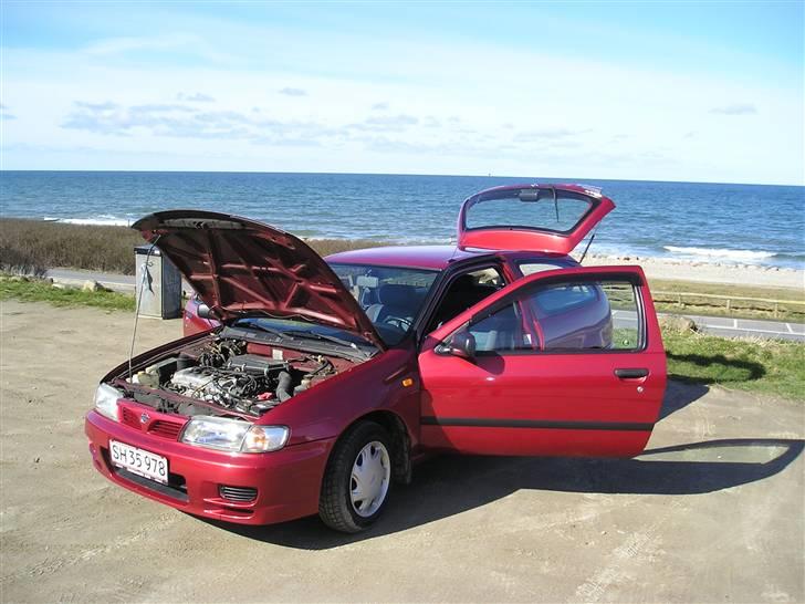 Nissan almera 1,4 s - Frisk luft har ingen taget skade af, og så er det bedre en Wonderbaum...  billede 6