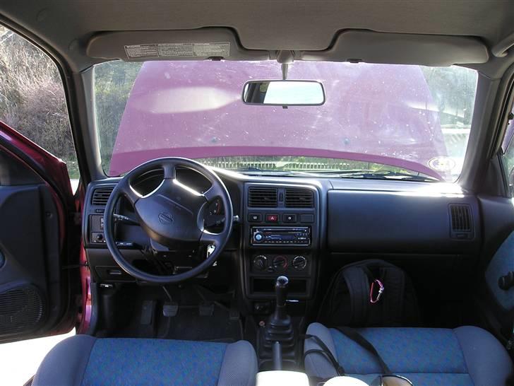 Nissan almera 1,4 s - Her mangler da også et eller andet, gør der ik..? billede 7