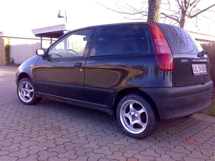 Fiat Punto SX - Med Alu fælge og tonede ruder :D . billede 8