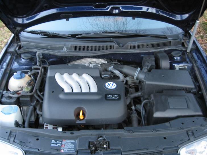 VW Bora 2,0 Totalskadet - 2,0 og intet yderligere.. Intet sportsfilter, eller syg udstødning. Vognen skal være tyst når den triller.. billede 5