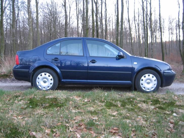 VW Bora 2,0 Totalskadet - Det er ikke meget der er ændret, men som enhver ved: "less is more" billede 9