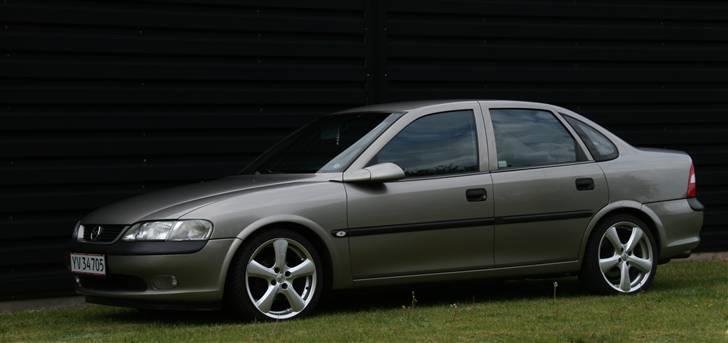 Opel Vectra B 1.8 *Solgt* billede 2