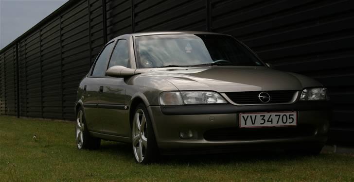 Opel Vectra B 1.8 *Solgt* billede 4