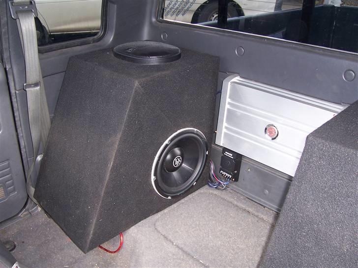 Mazda B2000 "solgt" billede 9