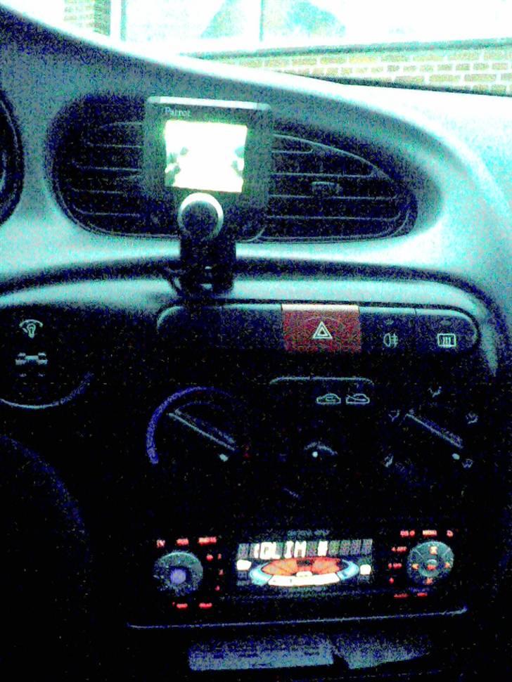 Hyundai Elantra Stc  - Min nye Bluetoot håndfri. Parrot 3200Ls med farveskærm... Det dur bare helt vildt... billede 16