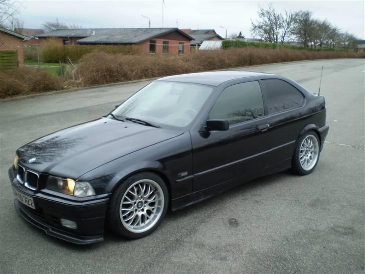 BMW e36 compact     (SOLGT) billede 1