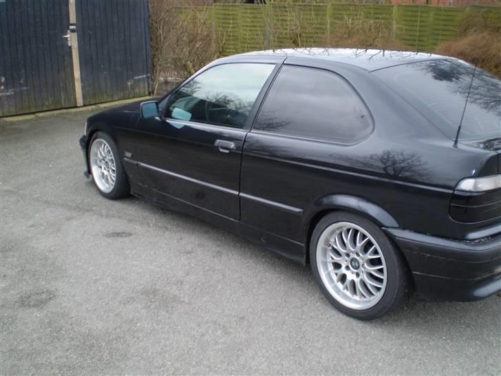 BMW e36 compact     (SOLGT) billede 5