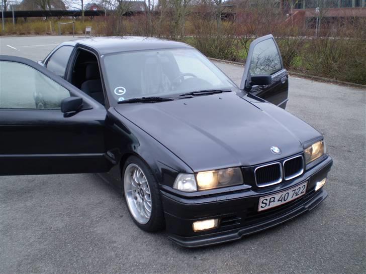 BMW e36 compact     (SOLGT) billede 6