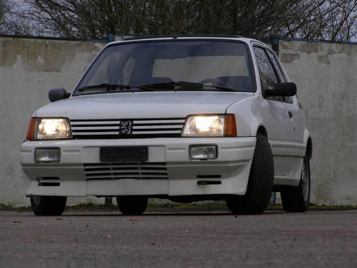 Peugeot 205 1.9 GTI billede 1