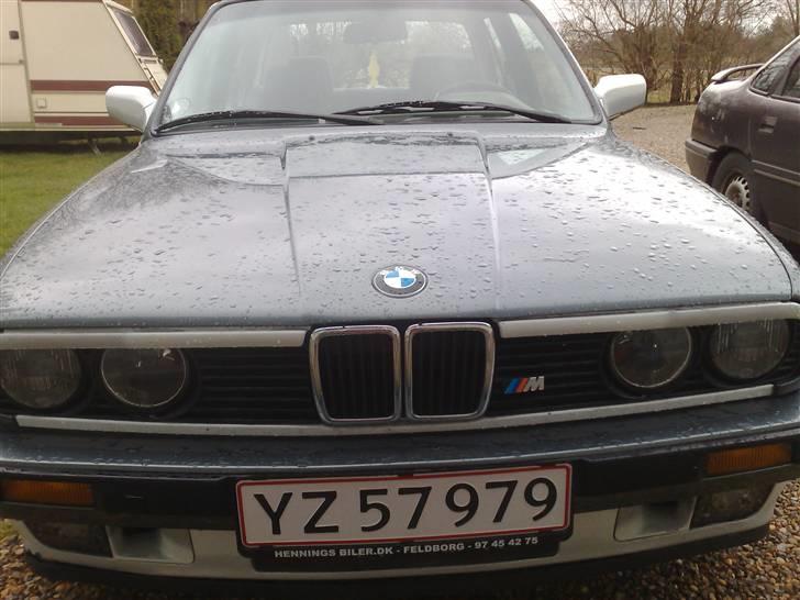 BMW 320i billede 2