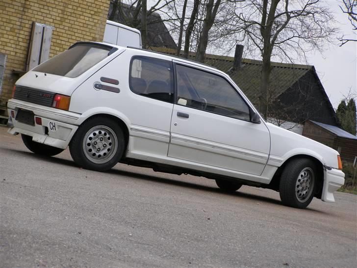 Peugeot 205 1.9 GTI - Inside Club billede 7