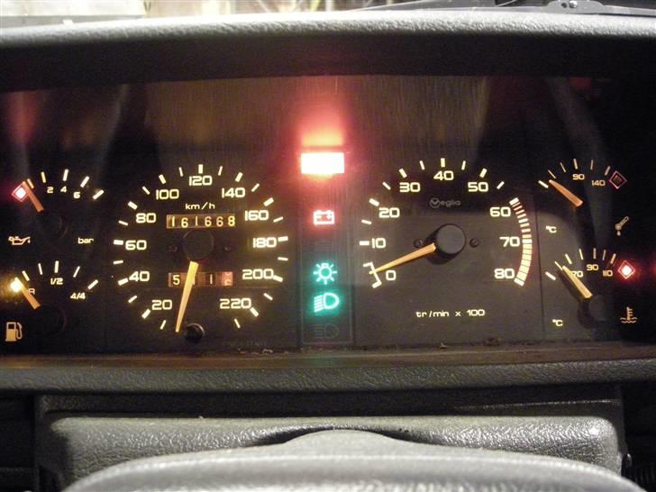Peugeot 205 1.9 GTI - Drivers view billede 9