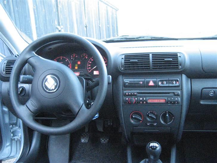 Seat Leon 1,9 TDI Stella SOLGT - "Cockpittet" aka World Domination Center :) billede 5