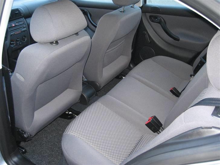 Seat Leon 1,9 TDI Stella SOLGT - Gråt sædebetræk med tern billede 7