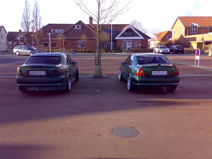 Opel Vectra B CD V6 - Da jeg var i tinglev og hente den. Min gamle er møgbeskidt efter 2 timer kørsel i regn. Og V6´er er lige blevet vasket hehe billede 5