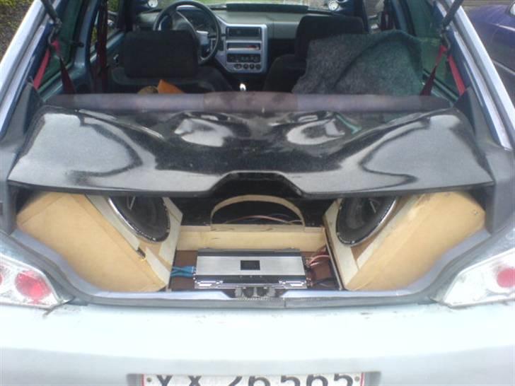 Peugeot 106 16v DK's BREDESTE ! - anlæg som det er nu, er ved at bygge det op :) billede 8