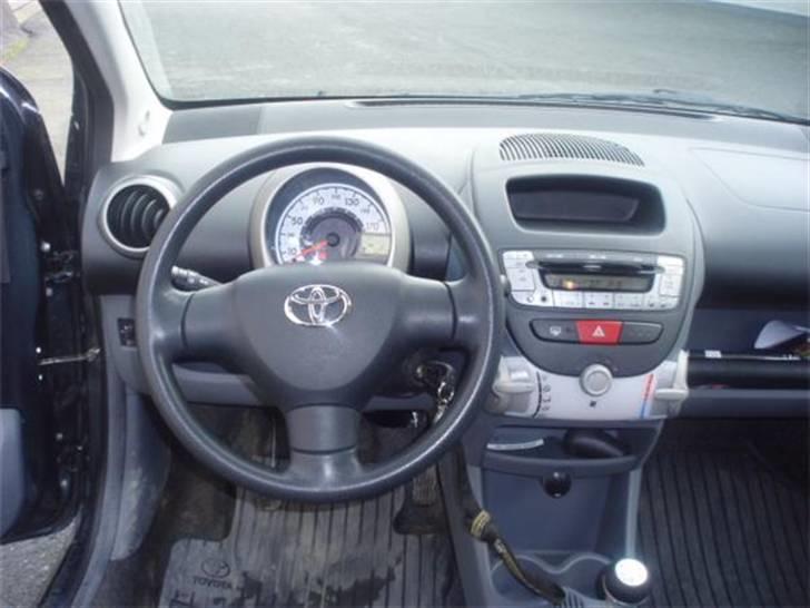 Toyota aygo + SOLGT!! billede 3