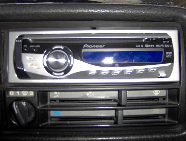 VW Golf II (SOLGT) - min HU: Pioneer DEH-P40MP billede 9
