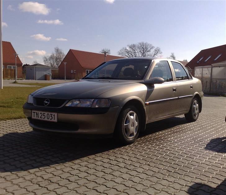 Opel Vectra B *****SOLGT***** billede 2