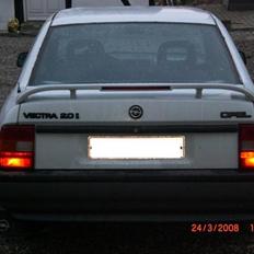 Opel Vectra 2.0i GL. *SOLGT*