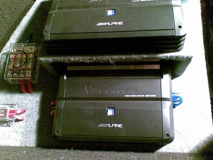 VW Golf 3 - Close up af Forstærkerne´s set up.. billede 14