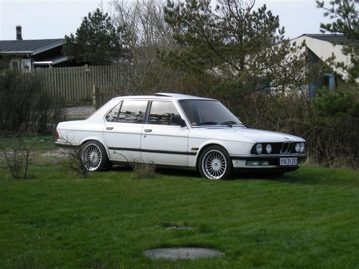 BMW E28 535i SOLGT billede 15