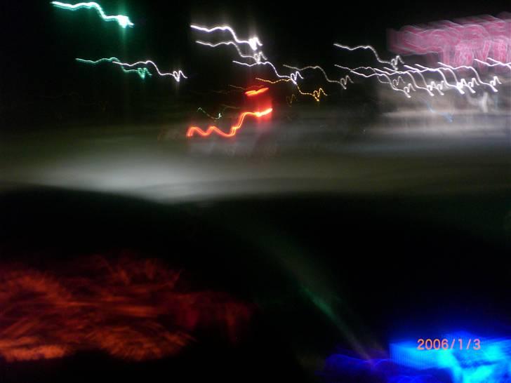 BMW 320i/328i Coupé *BYTTET* - Ved ikke lige hvordan jeg tog det her billede... Men det ser sq fedt ud... :D.. billede 14