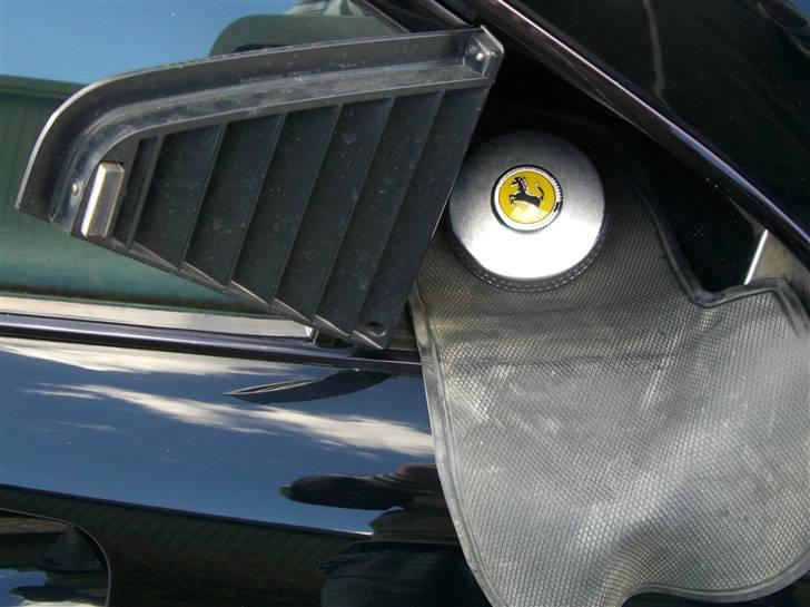 Ferrari 308 GTB (EURO) SOLGT - Stinklap, som skal beskytte lakken for benzin sprøjt ved tankning. billede 16