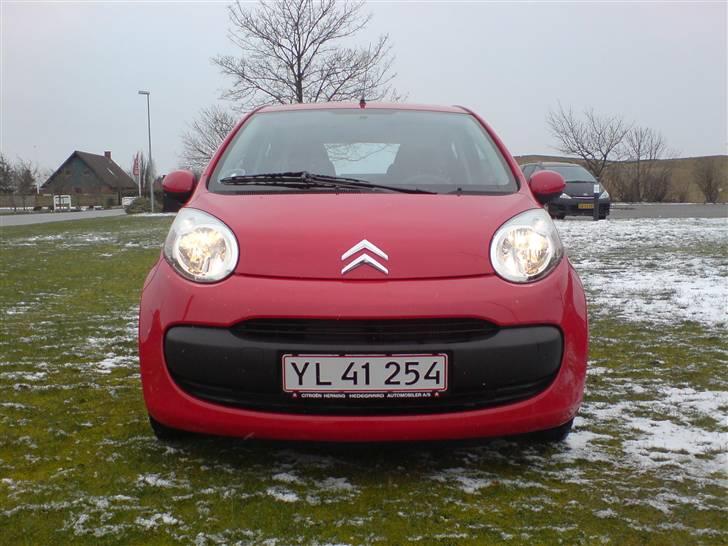 Citroën c1 SOLGT. - skørter kunne være rart men de kan jo nå at komme endnu. billede 3