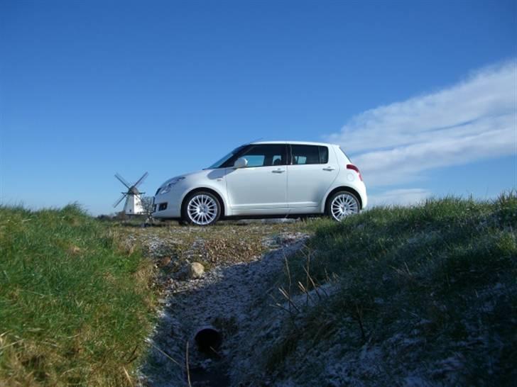 Suzuki swift  1,3 DDIS  solgt billede 4