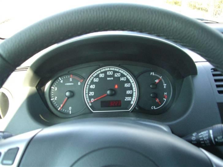 Suzuki swift  1,3 DDIS  solgt billede 9