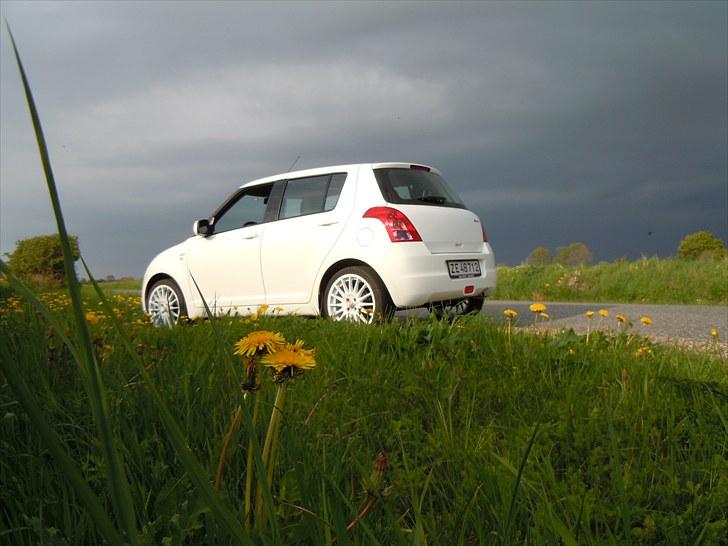 Suzuki swift  1,3 DDIS  solgt billede 15