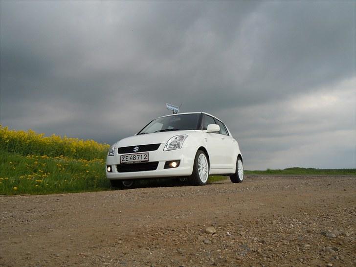 Suzuki swift  1,3 DDIS  solgt billede 20