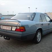 Mercedes Benz 230E /SOLGT/