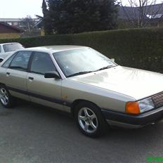 Audi 100 2,3E