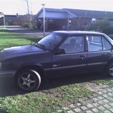 Opel ascona