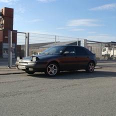 Mazda 323 f  16v --SOLGT--