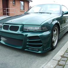 BMW E36 320i coupe