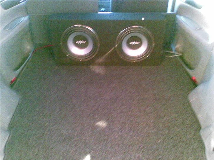 Toyota Sportsvan D4D (Solgt) - 2 X 12´´ boxter  (600 W) billede 3