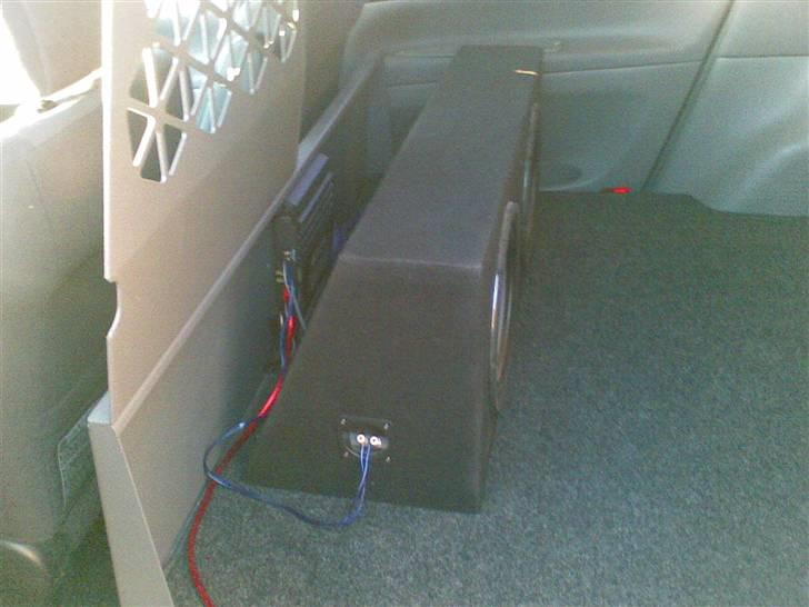 Toyota Sportsvan D4D (Solgt) - ALpine Forstærker: MRP - M350 (700W mono)  billede 4