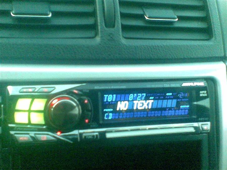 Toyota Sportsvan D4D (Solgt) - ALpine cd-afspiller: CDA - 9853R (50 watts x 4 Amplifier) billede 8