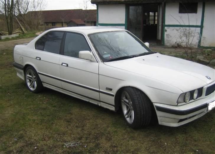 BMW 525 12v (SOLGT) billede 12