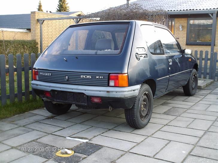 Peugeot 205 XR 1,4 - Igen før polering. billede 4