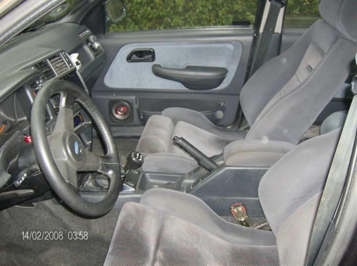 Ford Sierra 2000 T  - Kabine med rs rat har et par stk at skifte mellem billede 15