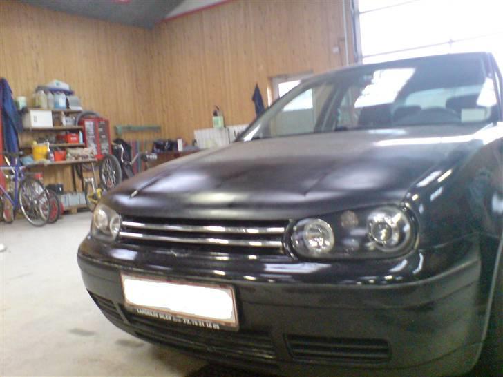 VW Golf IV  Trendline - Så blev halv månen og "øjen vipper" svejt så mangler jeg bare halv månen i kofangeren. billede 15