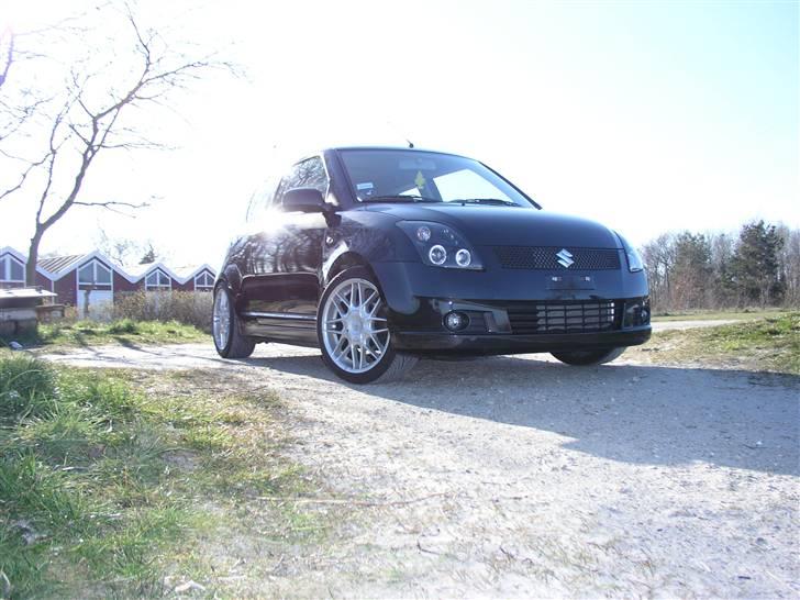 Suzuki Swift {SOLGT] billede 4