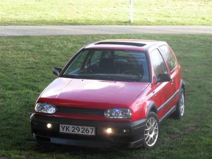 VW Golf 3 GTD **solgt** - den røde ØKO racer :D billede 1