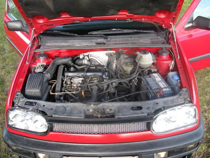 VW Golf 3 GTD **solgt** - en lille intercooler ville da pynte dernede :D billede 5